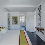 Principe Real Charming Garden View Flat At The Heart Of ליסבון