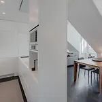 Principe Real Charming Garden View Flat At The Heart Of *