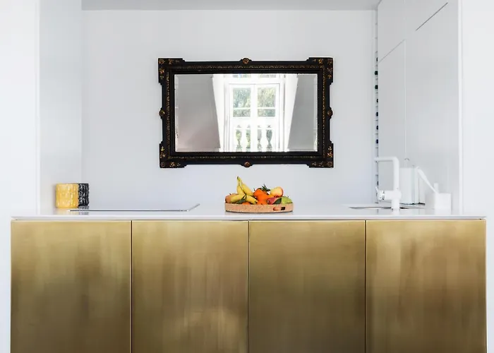 Principe Real Charming Garden View Flat At The Heart Of Апартаменты *