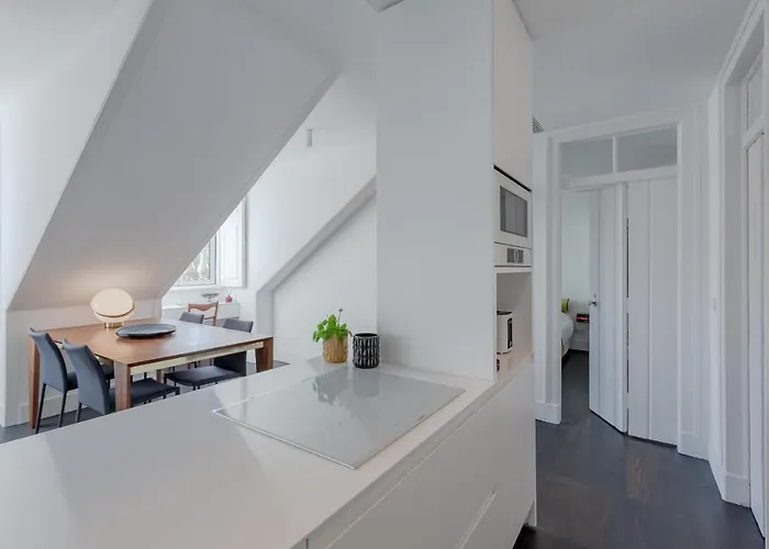 Principe Real Charming Garden View Flat At The Heart Of * Лиссабон