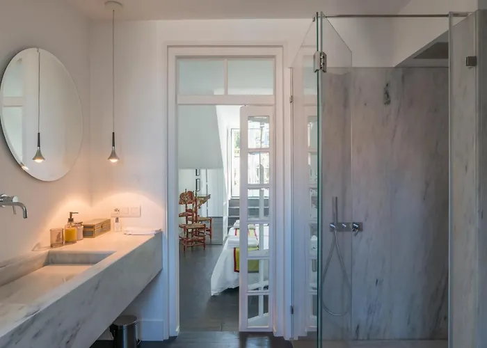 Principe Real Charming Garden View Flat At The Heart Of Апартаменты