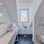 Principe Real Charming Garden View Flat At The Heart Of Apartment *