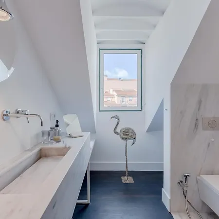 Principe Real Charming Garden View Flat At The Heart Of 아파트 *