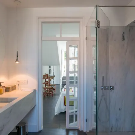 Principe Real Charming Garden View Flat At The Heart Of 아파트