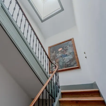 아파트 Principe Real Charming Garden View Flat At The Heart Of