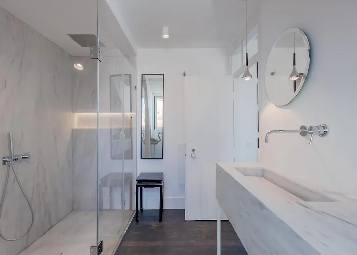 아파트 Principe Real Charming Garden View Flat At The Heart Of 리스본