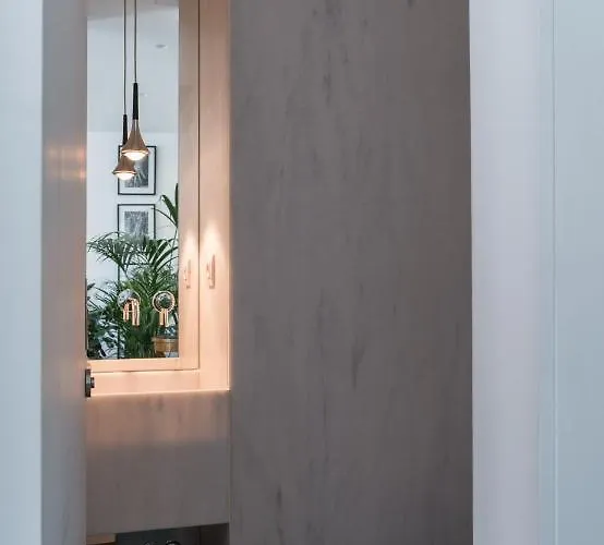 Principe Real Charming Garden View Flat At The Heart Of 아파트 리스본