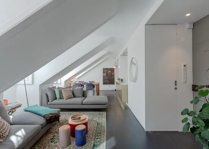 Principe Real Charming Garden View Flat At The Heart Of 아파트