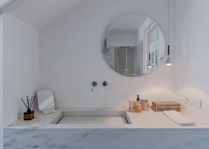 아파트 Principe Real Charming Garden View Flat At The Heart Of 리스본