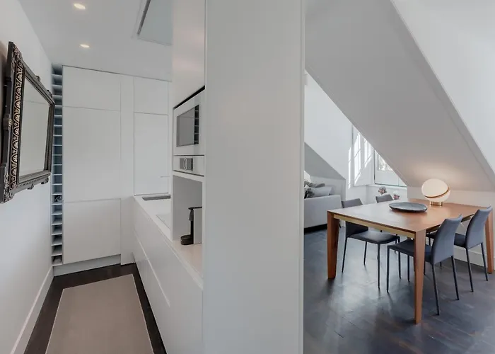 Principe Real Charming Garden View Flat At The Heart Of *