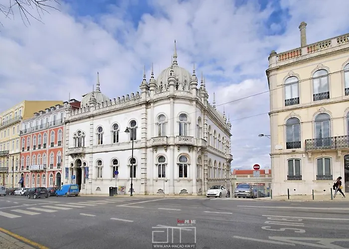 아파트 Principe Real Charming Garden View Flat At The Heart Of