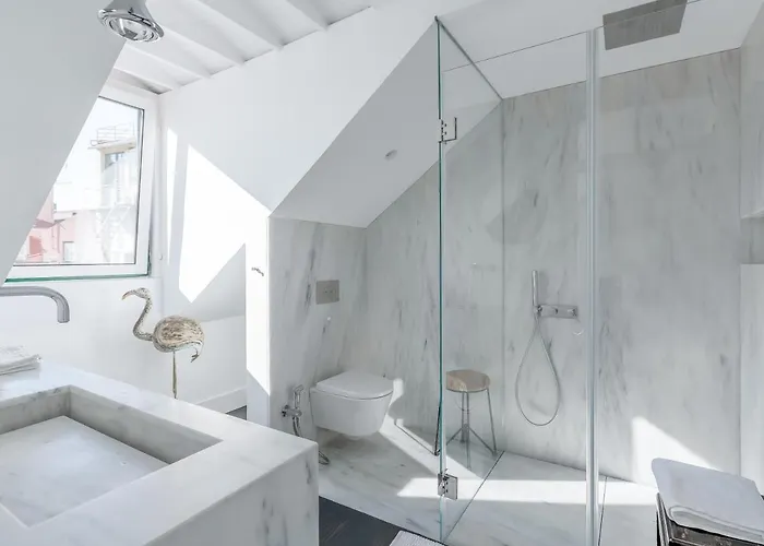아파트 Principe Real Charming Garden View Flat At The Heart Of *