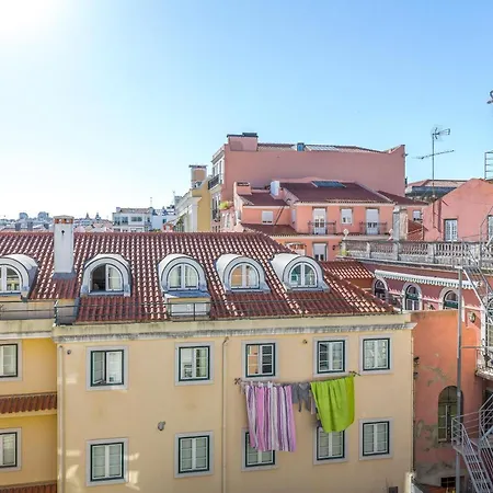 Principe Real Charming Garden View Flat At The Heart Of * Lisbon