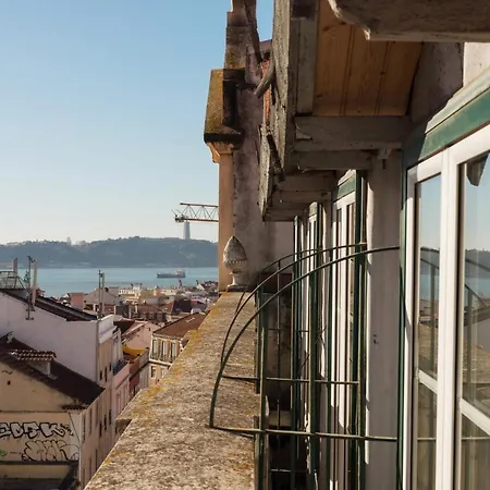 Principe Real Charming Garden View Flat At The Heart Of * Lisbon